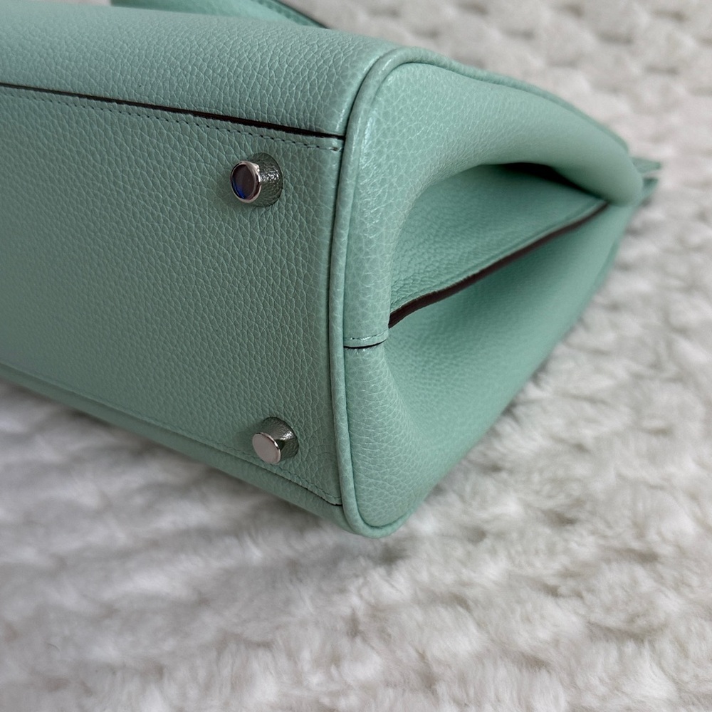 Gucci Grainy Leather Zumi Tote Bag-569712-Authentic-NWT - Picture 14 of 16